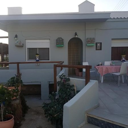 Katerina'S Apartments Kini Exterior photo